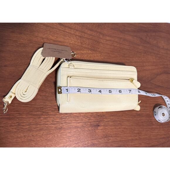 Buxton Ultimate Wallet w Detachable Shoulder Strap Soft Yellow - Picture 8 of 9